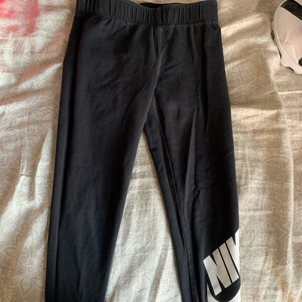 Little Girls black Nike leggings